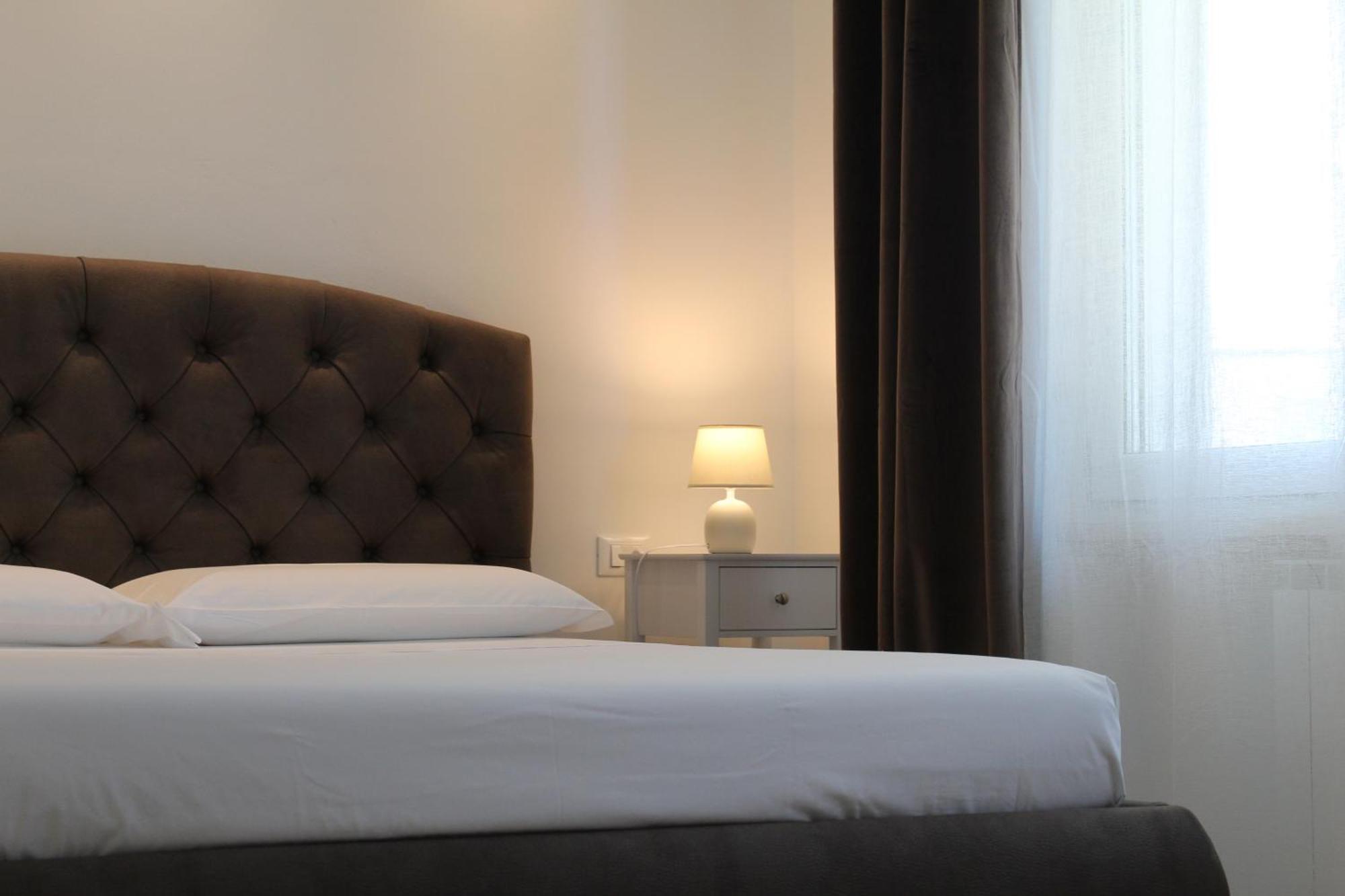 Villa Forte Salvi - Rooms Peschiera del Garda Eksteriør billede