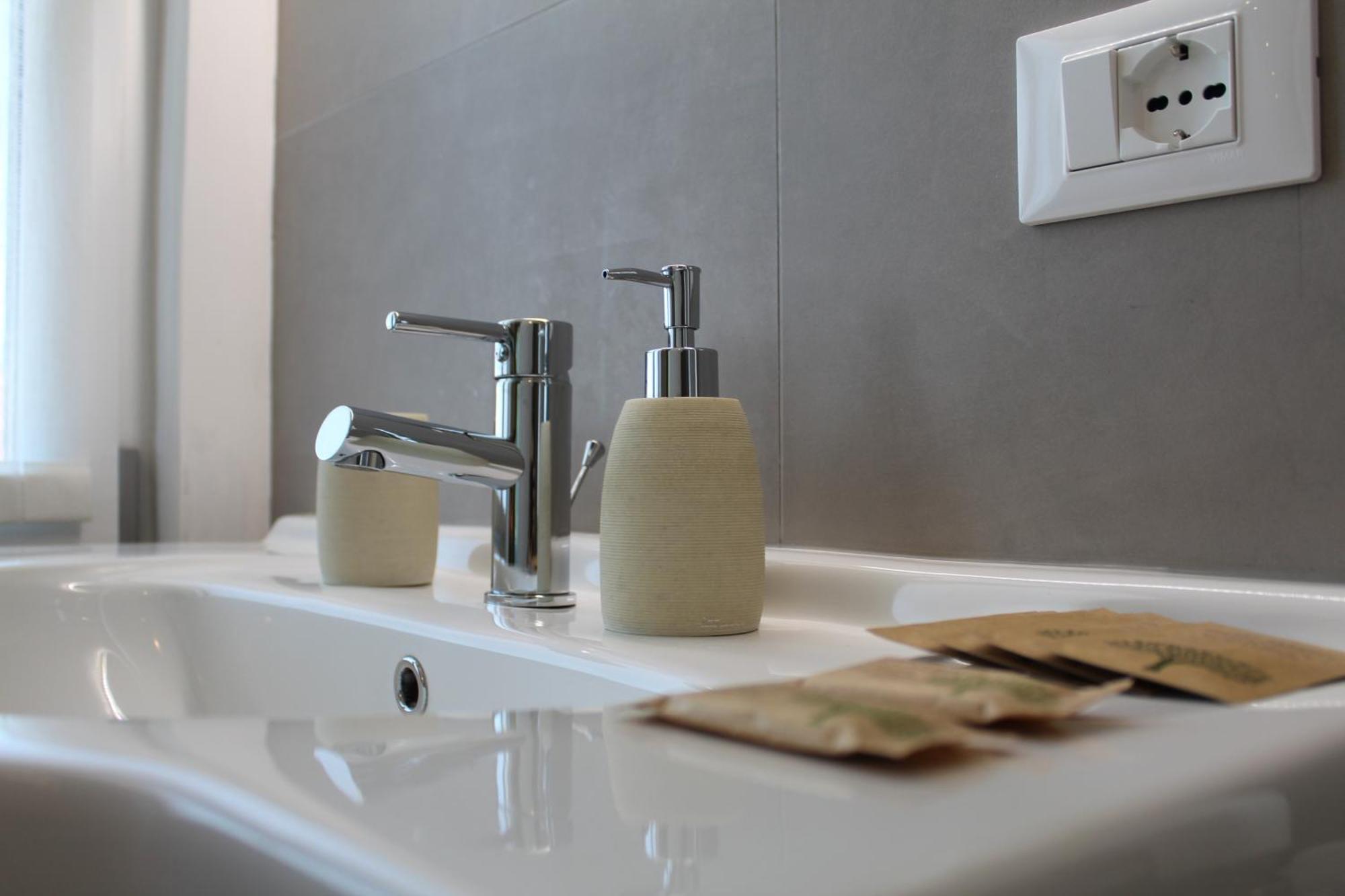 Villa Forte Salvi - Rooms Peschiera del Garda Eksteriør billede