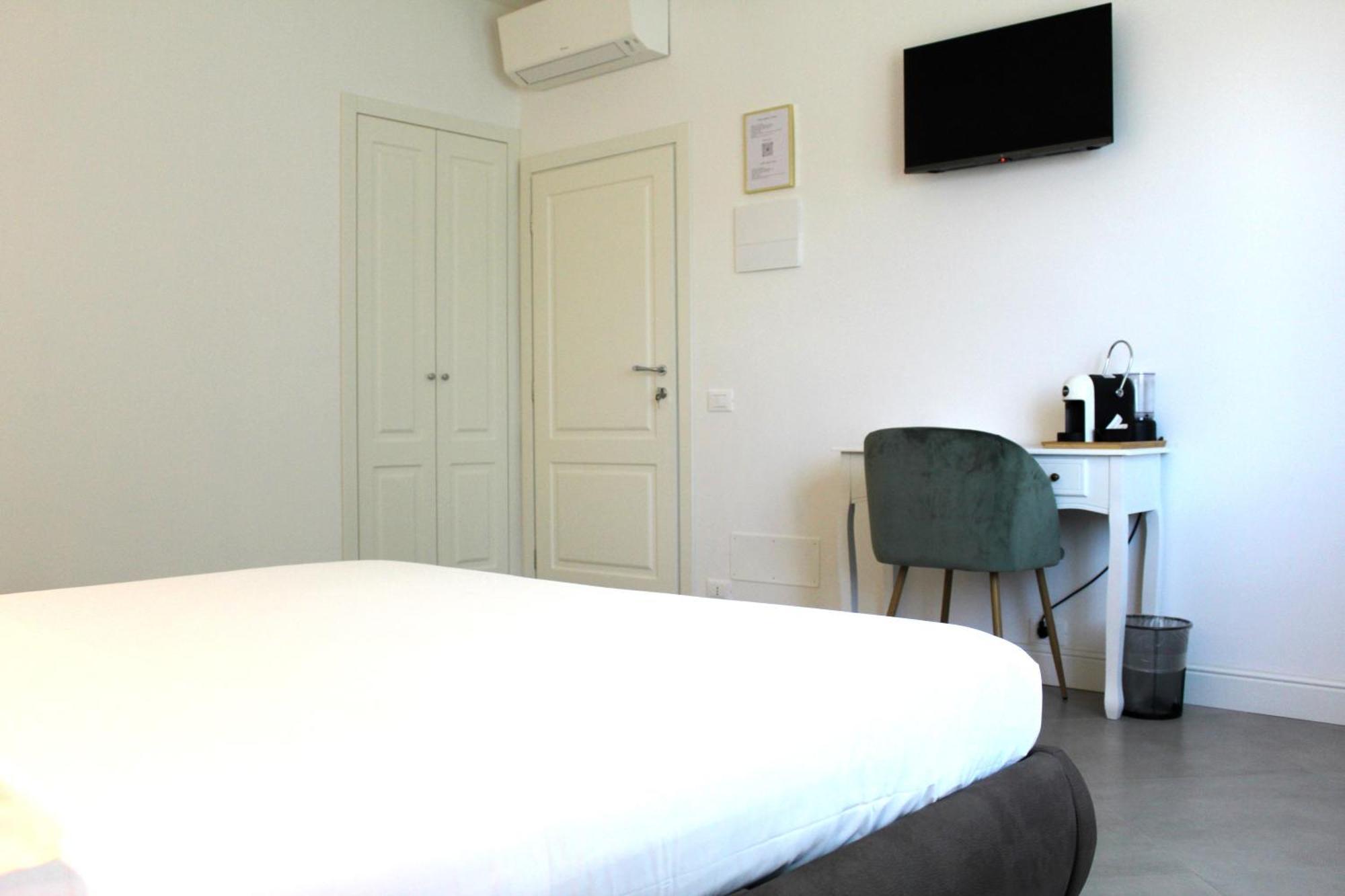 Villa Forte Salvi - Rooms Peschiera del Garda Eksteriør billede